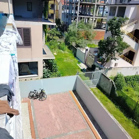 Hostel Adventure